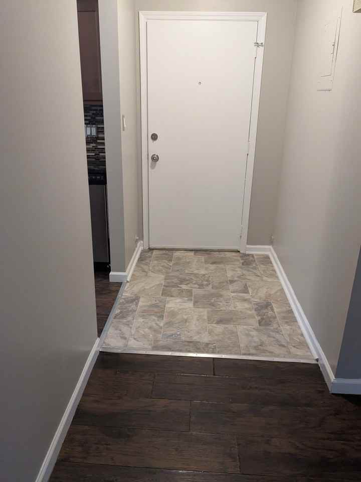 Colonial Apartments - Photo 7 of 9
