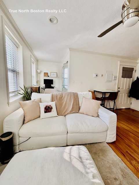 165 W 2nd St #2 - Photo 3 of 10