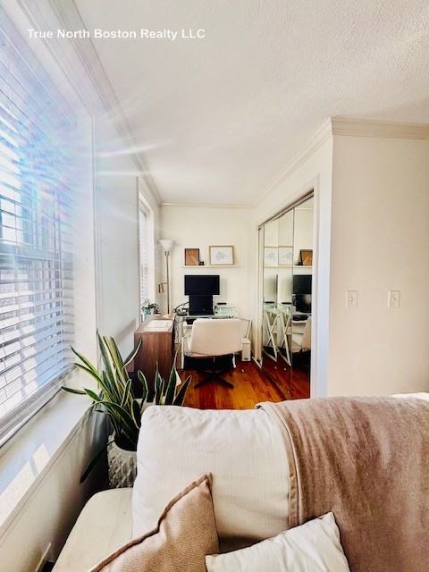 165 W 2nd St #2 - Photo 4 of 10