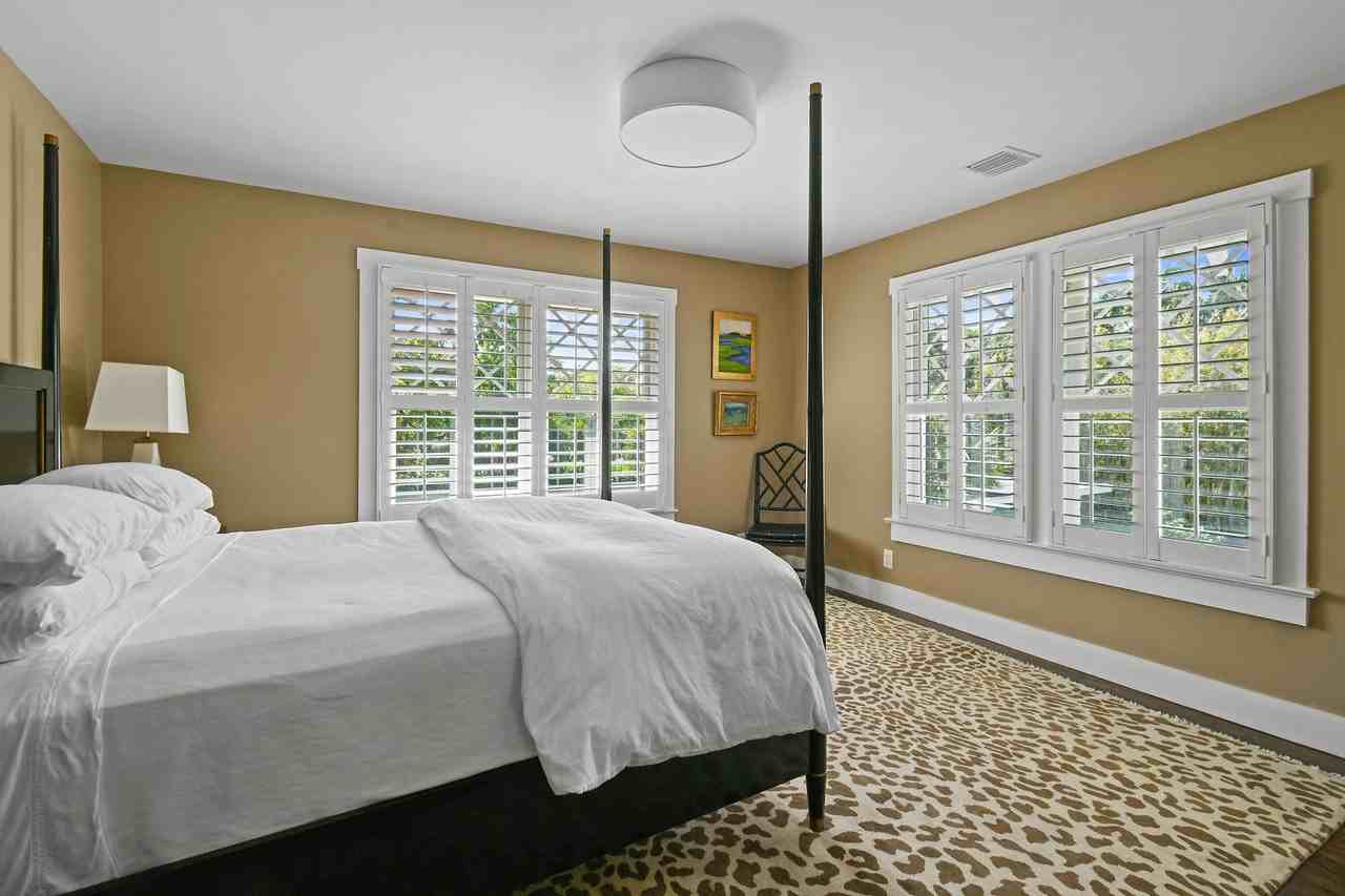 300 Buckingham Rd - Photo 5 of 40