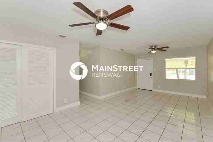 2300 23rd Ave W - Photo 3 of 16