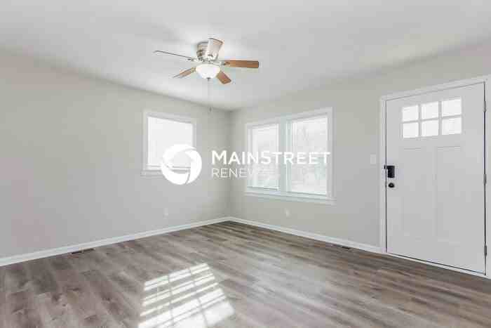 4912 Morgan St - Photo 4 of 16