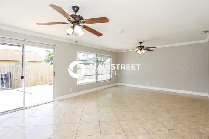 9611 Johnson St - Photo 5 of 16