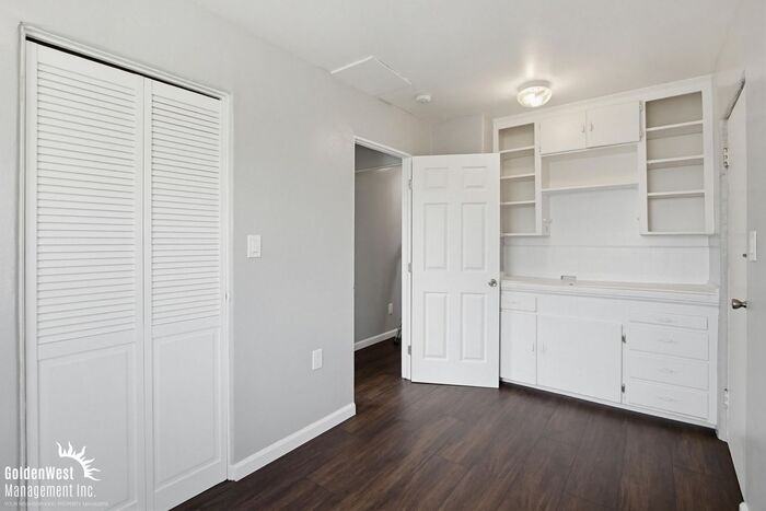 3131 Chamoune Ave - Photo 3 of 22