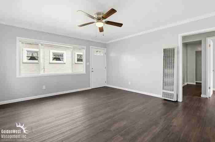 3131 Chamoune Ave - Photo 6 of 22