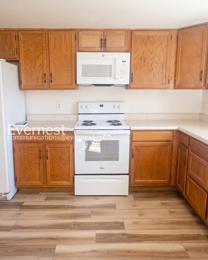 4930 Sprangler Dr - Photo 4 of 34