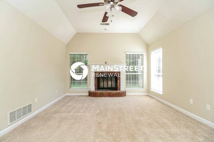 10104 Fox Chase Dr - Photo 3 of 16