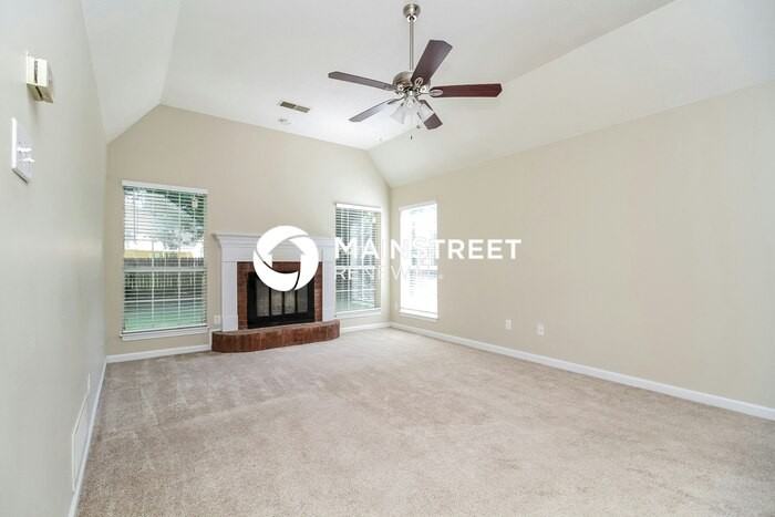 10104 Fox Chase Dr - Photo 4 of 16