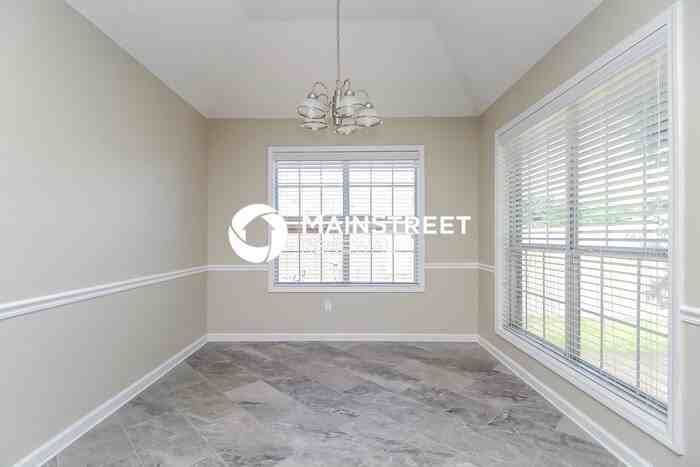 10104 Fox Chase Dr - Photo 5 of 16