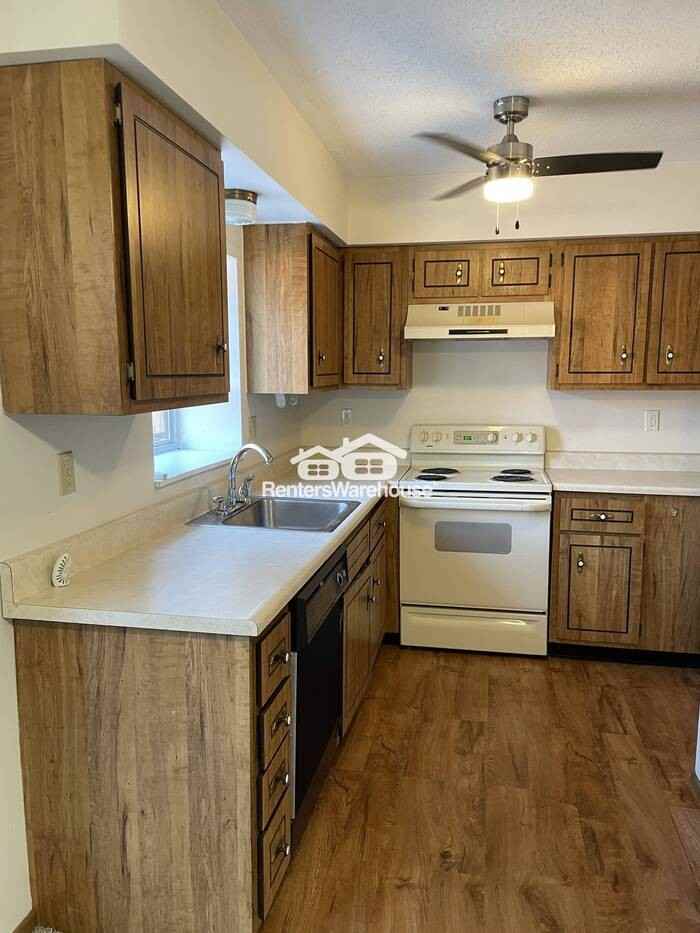 10525 Roseton Ct - Photo 3 of 31