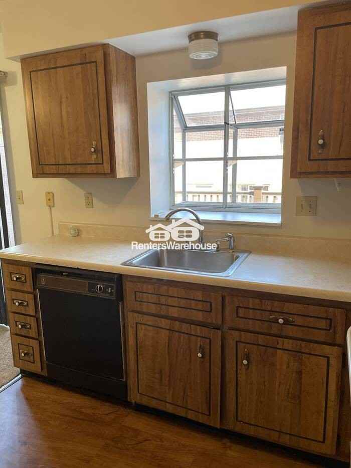 10525 Roseton Ct - Photo 5 of 31