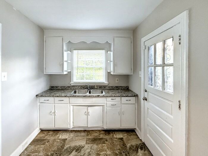 8408 5th Ave S - Photo 3 of 20