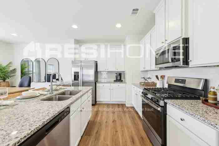 220 Frost Lane - Photo 5 of 28