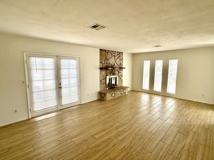 2844 W Marlette Ave - Photo 4 of 26