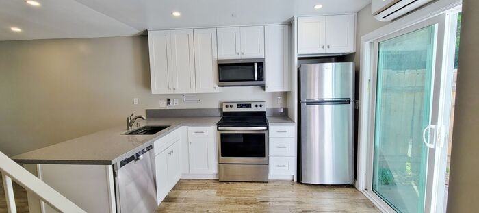 6543 Bell Bluff Ave - Photo 2 of 27