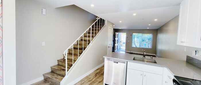 6543 Bell Bluff Ave - Photo 3 of 27