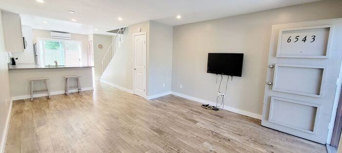 6543 Bell Bluff Ave - Photo 4 of 27