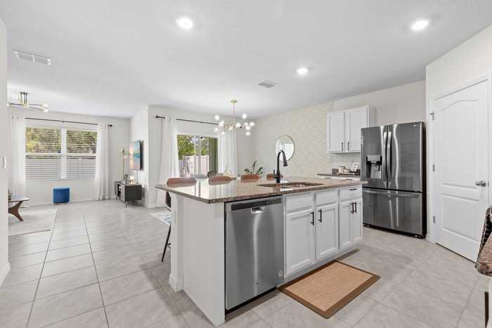 5374 Pine Lilly Dr - Photo 4 of 25