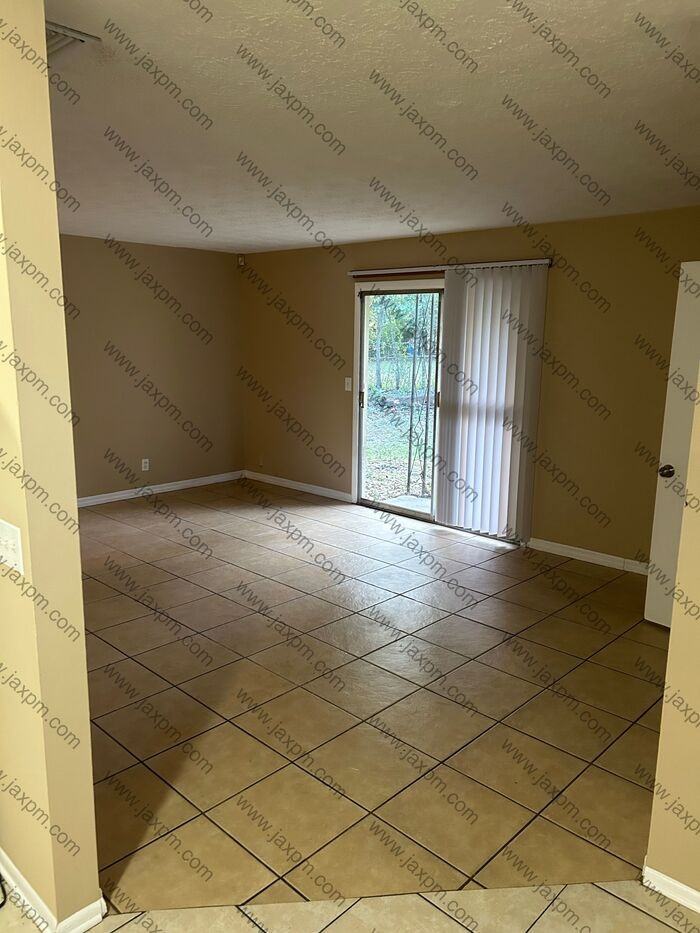 7076 Queen Of Hearts Ct - Photo 2 of 9