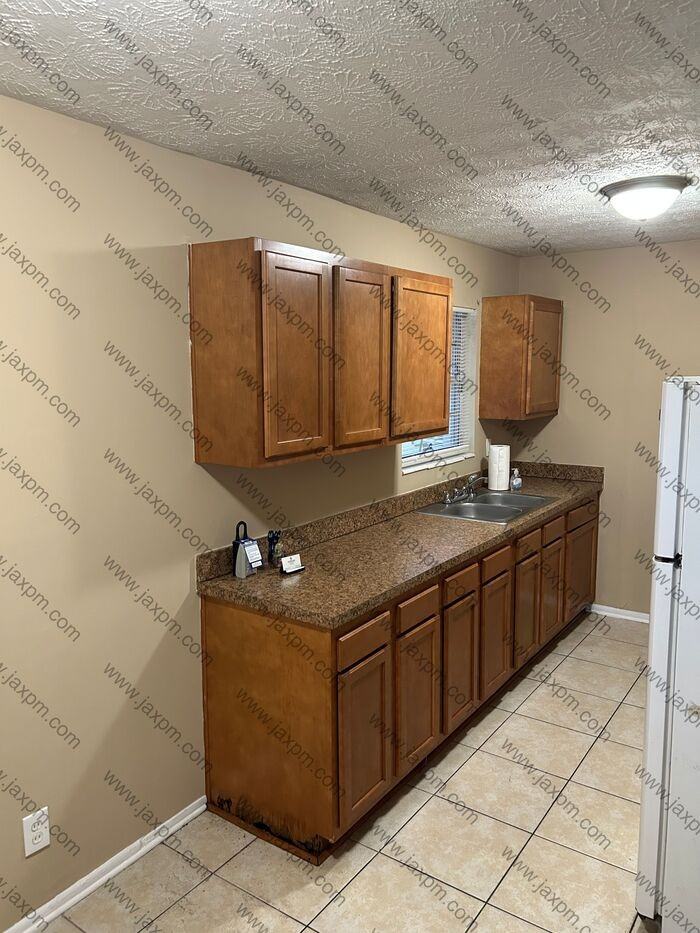 7076 Queen Of Hearts Ct - Photo 3 of 9