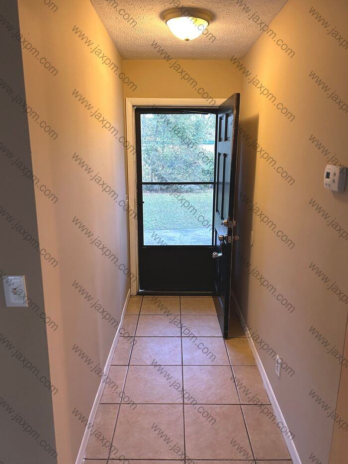 7076 Queen Of Hearts Ct - Photo 4 of 9