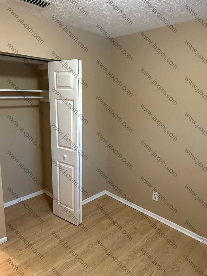 7076 Queen Of Hearts Ct - Photo 5 of 9