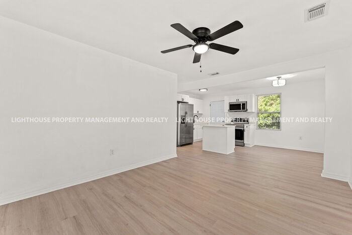 3556 Division St - Photo 6 of 18