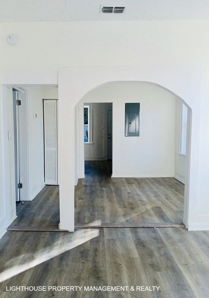 1478 W 5th St - Photo 4 of 16