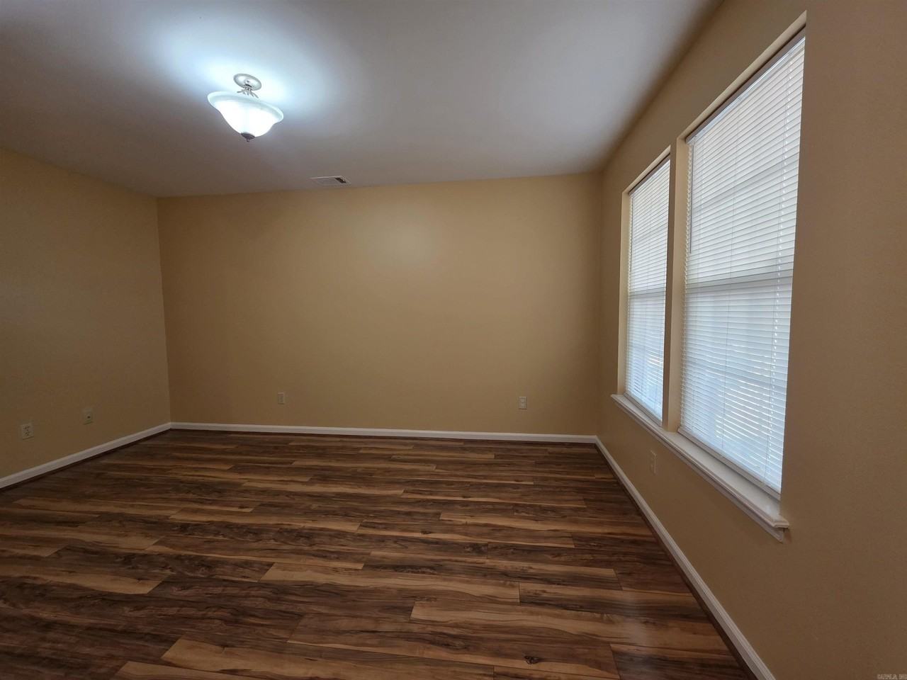 2610 S Izard St - Photo 4 of 27