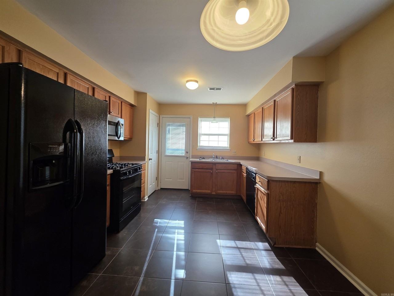 2610 S Izard St - Photo 6 of 27