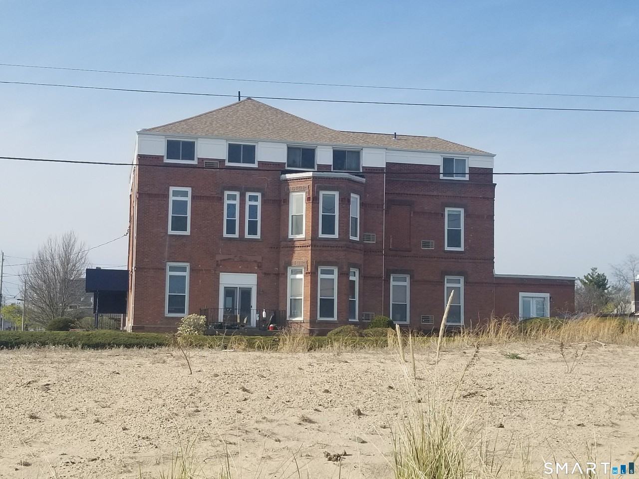 1 Peck Ave #11 - Photo 3 of 31