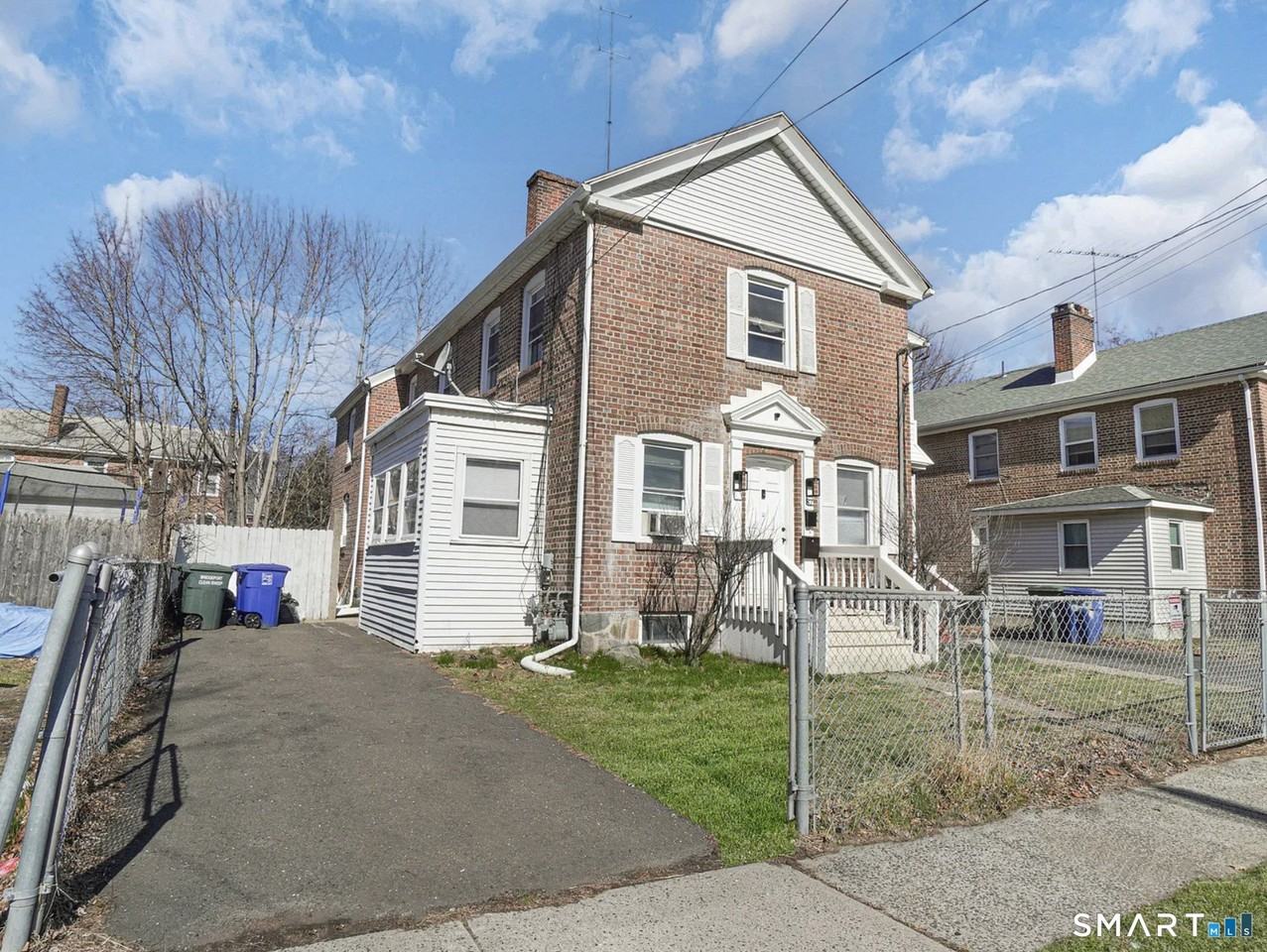 87 Colony St #1stFL - Photo 4 of 12