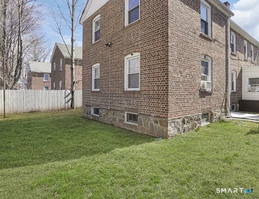 87 Colony St #1stFL - Photo 5 of 12