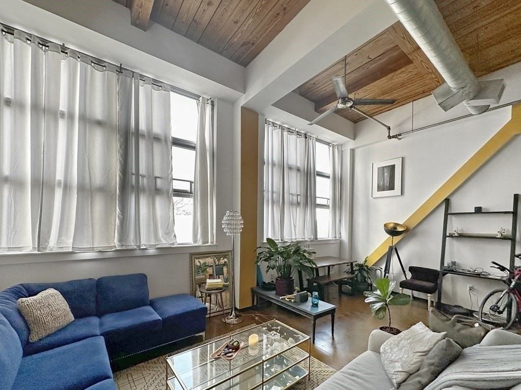 120 Holmes St - Photo 6 of 20