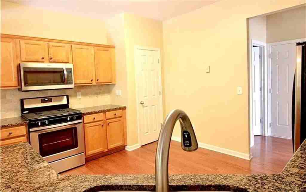 5430 Crestwick Way - Photo 5 of 23