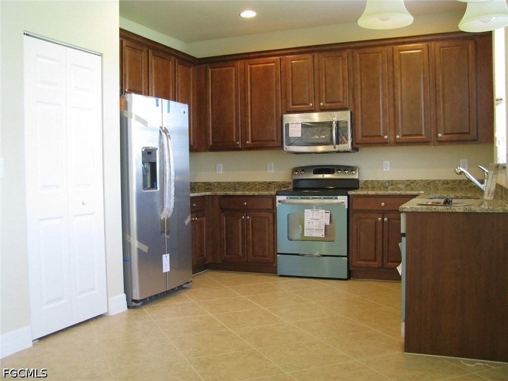 10474 Spruce Pine Ct - Photo 7 of 32