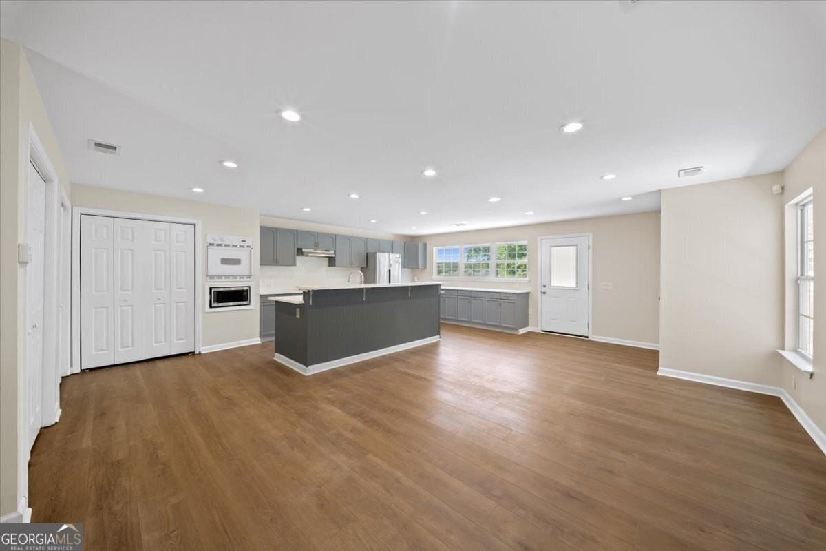 103 Farmington Dr - Photo 6 of 50