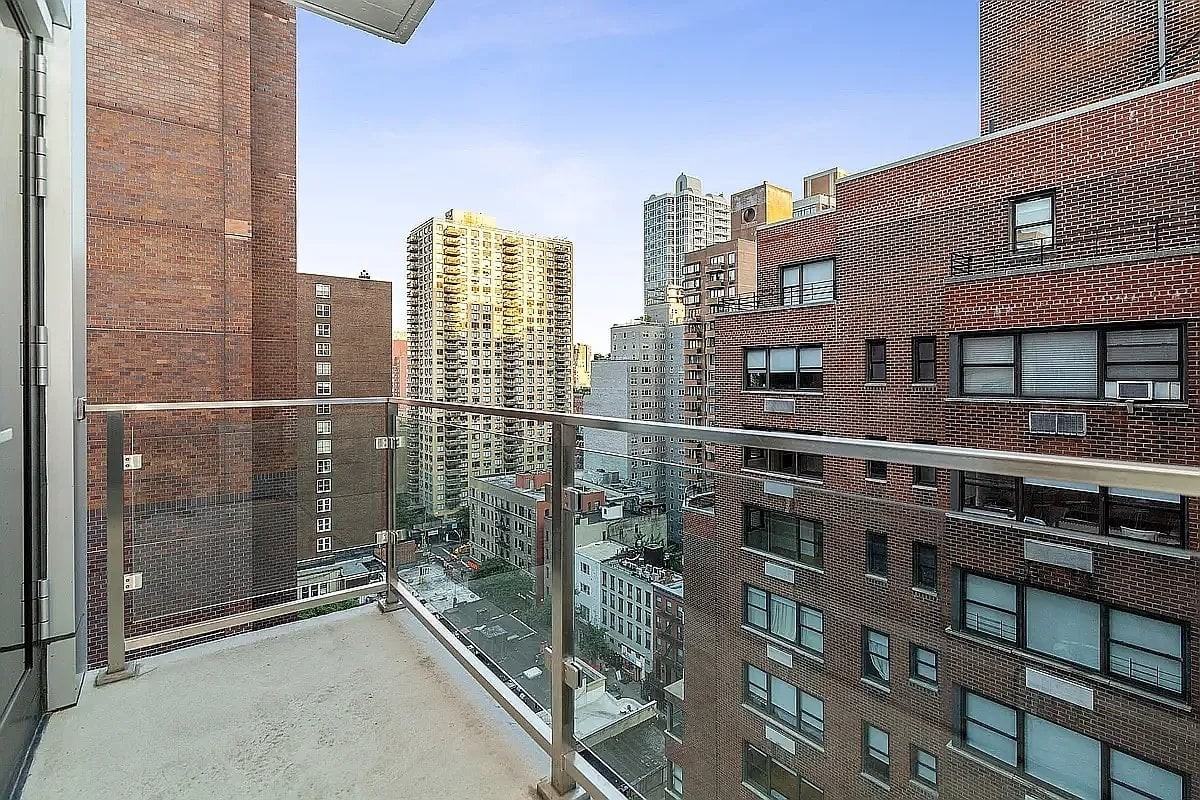 227 Lexington Ave #903 - Photo 6 of 7