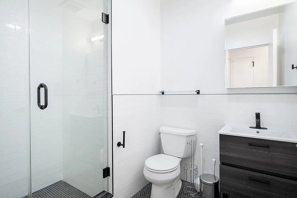 283 Evergreen Ave #2R - Photo 5 of 8