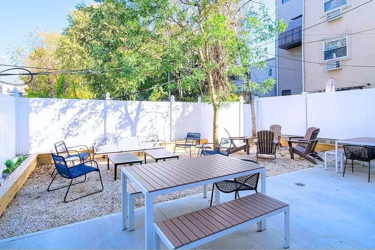 283 Evergreen Ave #2R - Photo 6 of 8