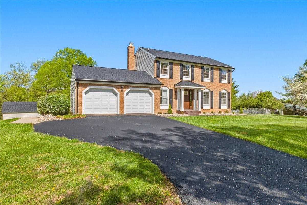 7375 Freestate Dr - Photo 4 of 11