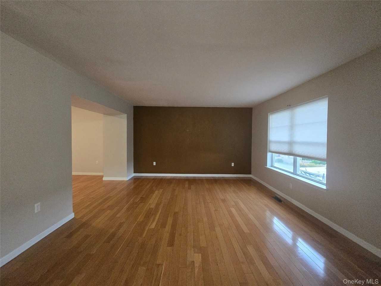 60 Evan Rd - Photo 4 of 28