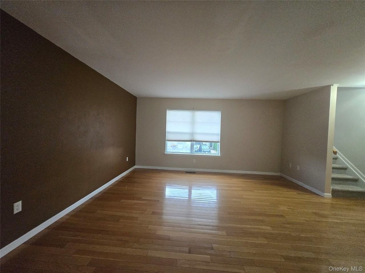 60 Evan Rd - Photo 5 of 28