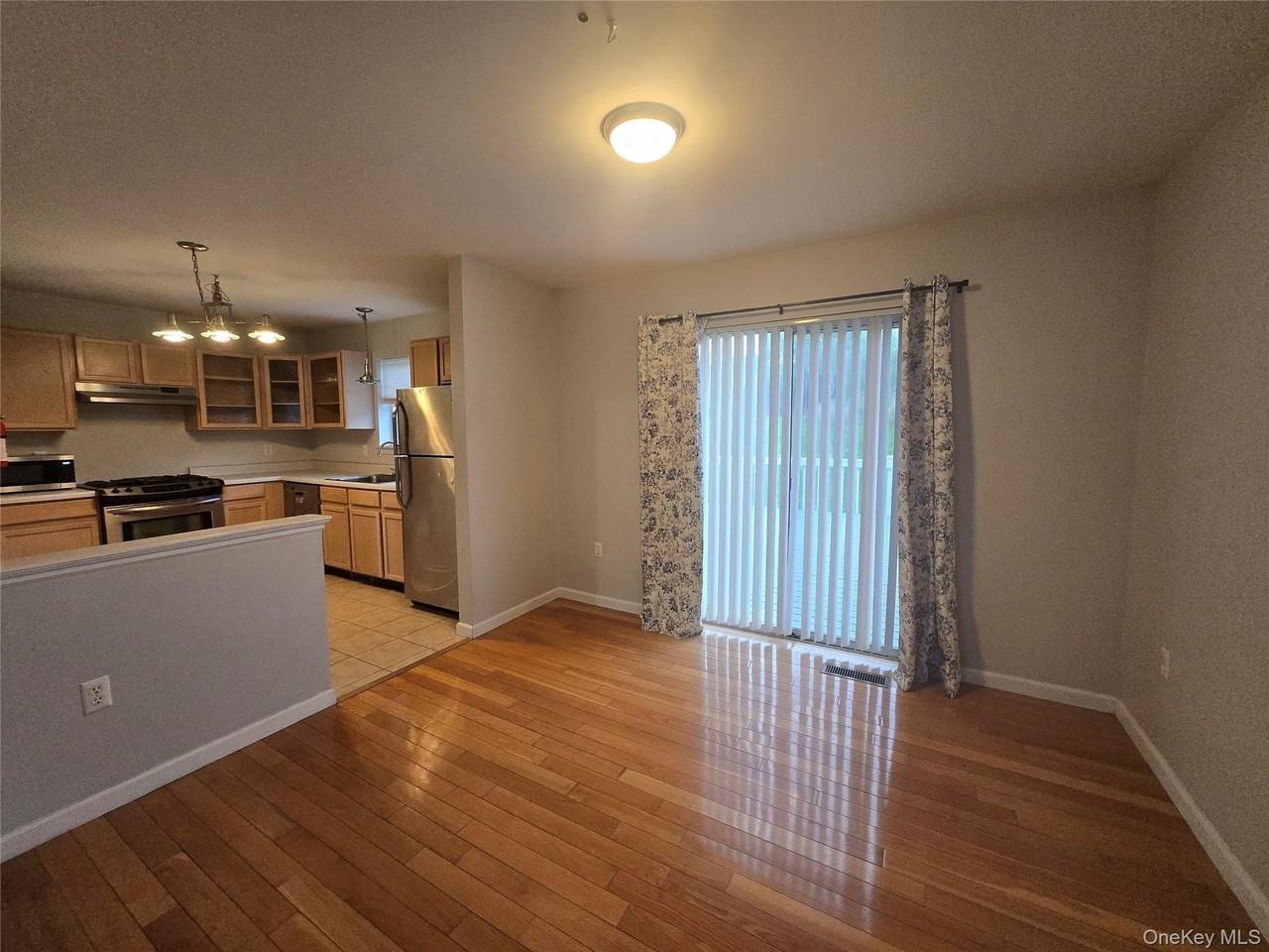 60 Evan Rd - Photo 6 of 28