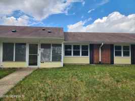 featured image of 341B Canterbury Ct