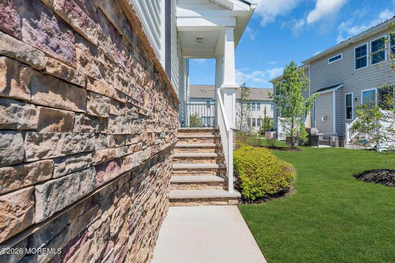 2 Malcolm Way - Photo 5 of 50