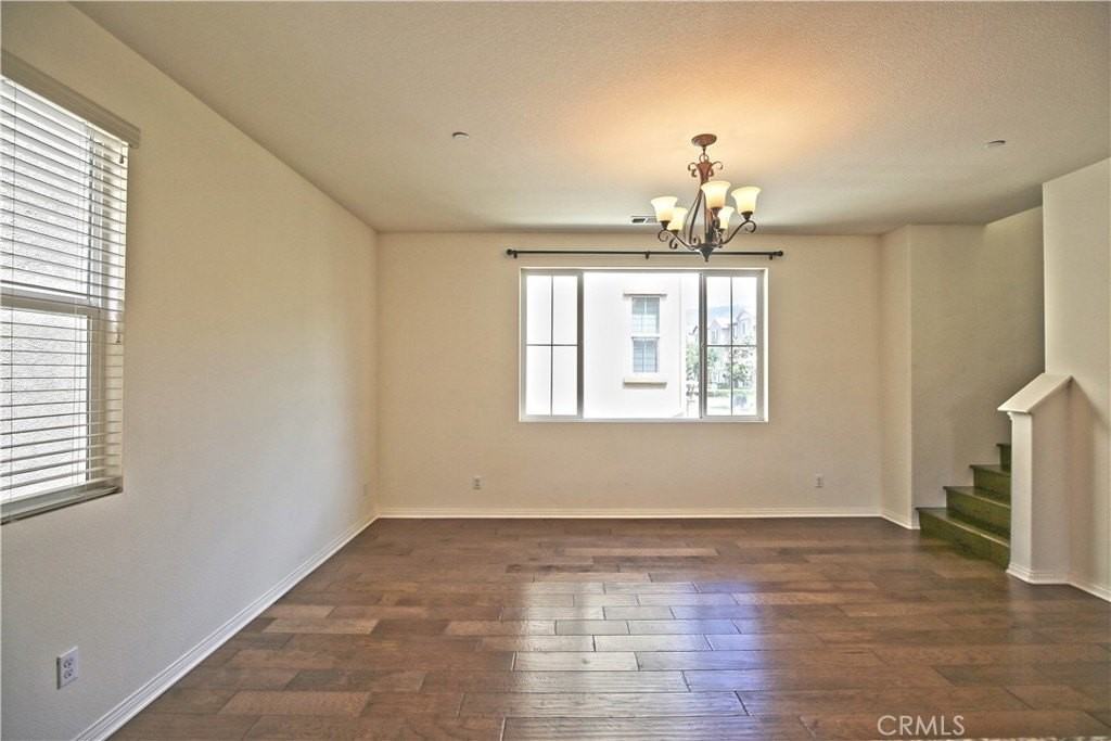 735 Banyan Way - Photo 7 of 24