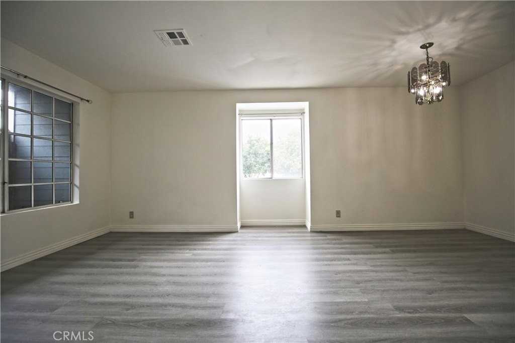 1211 Huntington Dr #H - Photo 3 of 12