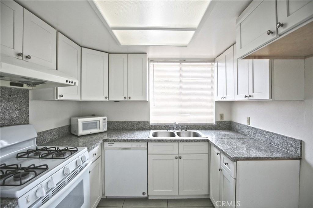 1211 Huntington Dr #H - Photo 6 of 12