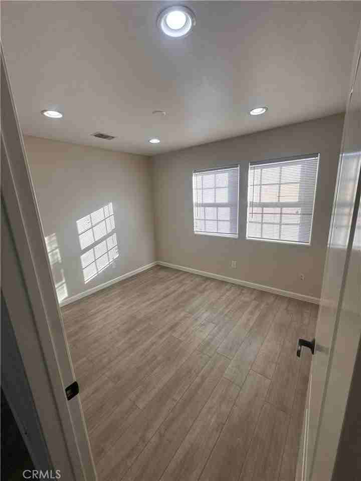 3835 Camellia Dr - Photo 3 of 6